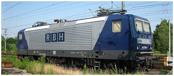 Electric locomotive BR 143 of RBH<br /><a href='images/pictures/Tillig/217397_b.jpg' target='_blank'>Full size image</a>